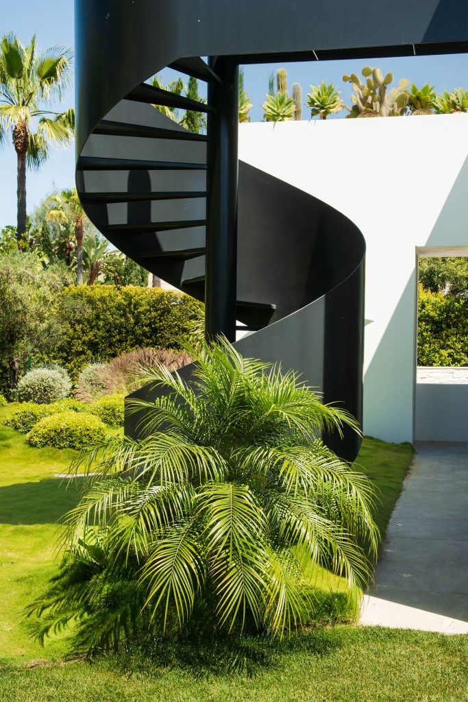 Jardim de estilo mediterrânico e contemporâneo, paisagismo da Jardim Vista